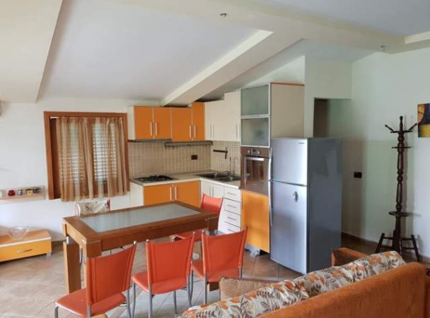 Tirane, jepet me qera shtepi 3+1+A+BLK Kati 2, 140 m² 400 Euro (Todi Shkurti)