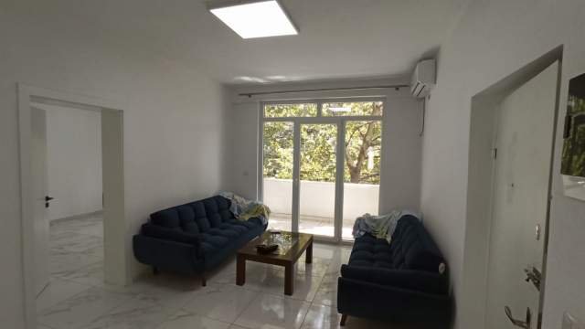 Tirane, jap me qera apartament 2+1 Kati 2, 70 m² 400 Euro (Rruga e Dibres)