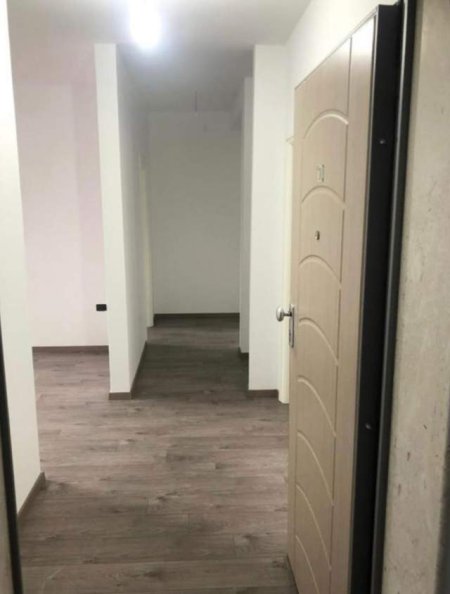 Tirane, jepet me qera apartament 3+1+BLK Kati 3, 111 m² 500 Euro (Liqeni Thate)