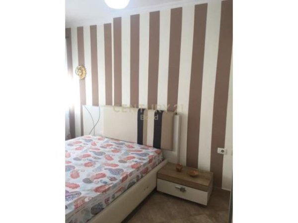 Tirane, jepet me qera apartament 2+1 Kati 2, 85 m² 450 Euro (komuna  parisit)