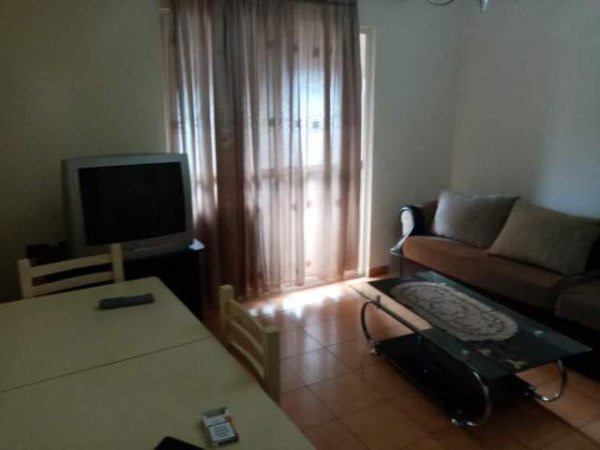 Tirane, jepet me qera apartament 1+1+BLK Kati 5, 60 m² 35.000 Leke (Rruga Imer Ndregjoni)