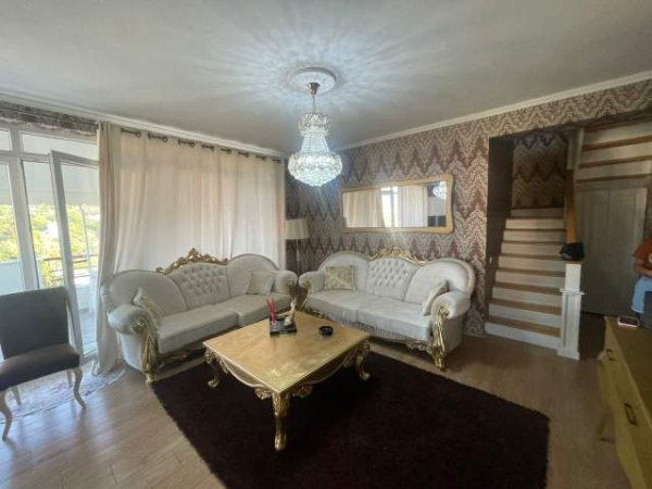 Tirane, jepet me qera apartament duplex 3+1 Kati 4, 164 m² 1.000 Euro (Liqeni i Thatë)