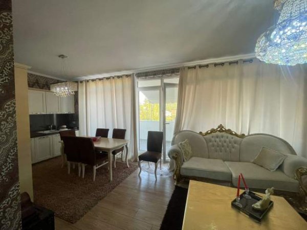 Tirane, jepet me qera apartament duplex 3+1 Kati 4, 164 m² 1.000 Euro (Liqeni i Thatë)