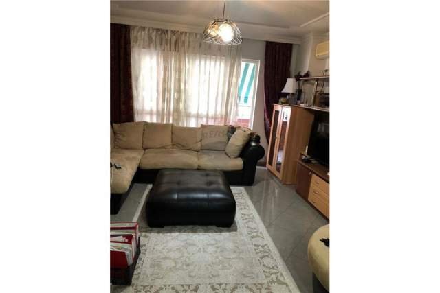 Tirane, jepet me qera apartament 2+1 Kati 5, 121 m² 500 Euro (faik konica)