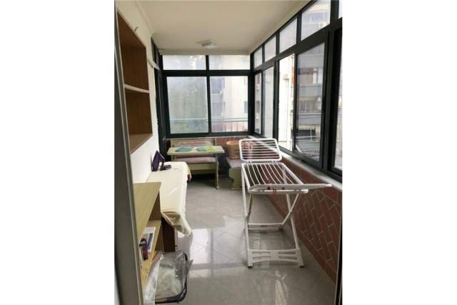 Tirane, jepet me qera apartament 2+1 Kati 5, 121 m² 500 Euro (faik konica)