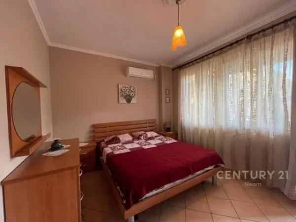 Tirane, jepet me qera apartament 1+1 Kati 2, 56 m² 400 Euro