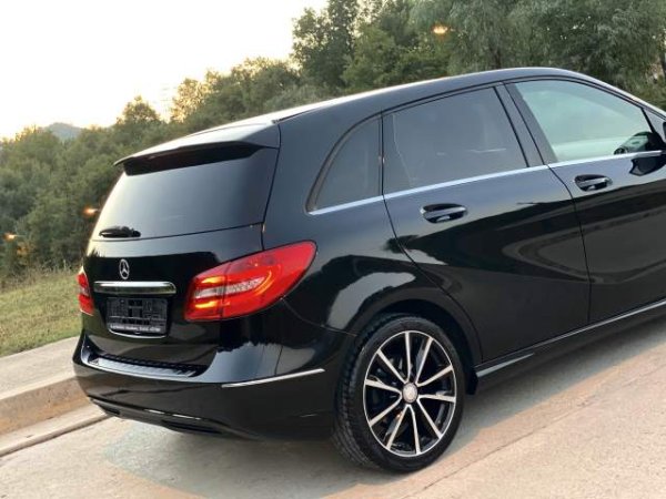 Tirane, shes makine Mercedes-Benz B Klas Avantgarde Viti 2012,