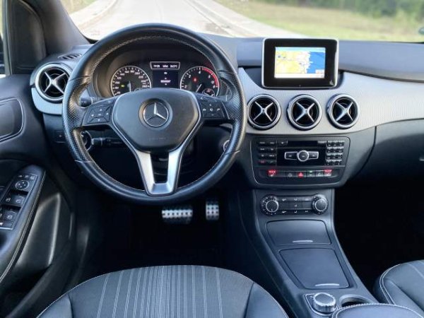 Tirane, shes makine Mercedes-Benz B Klas Avantgarde Viti 2012,