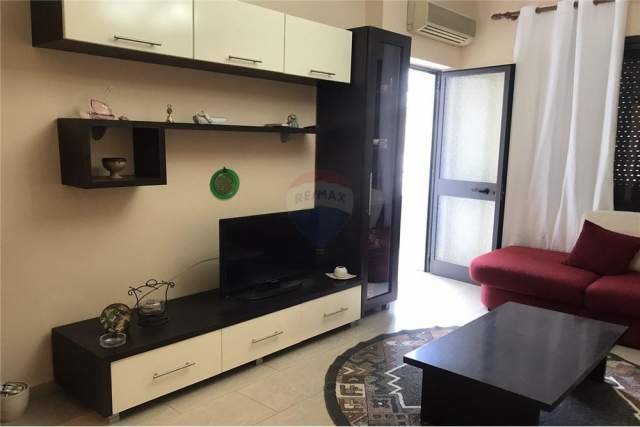 Tirane, jepet me qera apartament 2+1 Kati 3, 80 m² 550 Euro (vaso pasha)