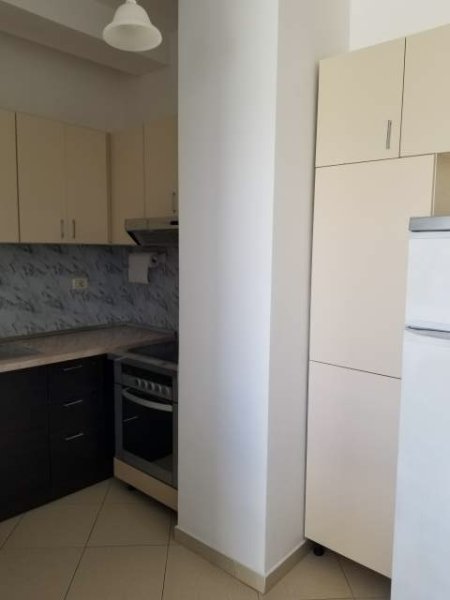 Tirane, jepet me qera apartament 1+1 Kati 6, 54 m² 25.000 Leke te stacioni i fundit ish uzina autotraktoreve, Shkoze