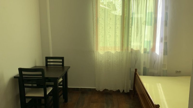 Tirane, jepet me qera garsonier 1+1, Kati 1, 431 m² 250 € (Prane rruges Elbasanit)