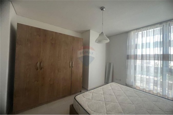 Tirane, jepet me qera apartament 1+1+Ballkon, Kati 3, 76 m² 451 € (Rruga e Kavajës)