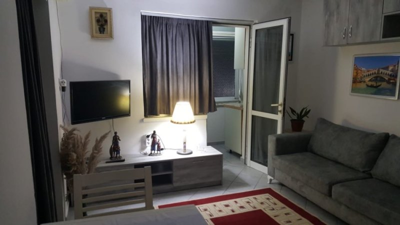 Tirane, jepet me qera garsonier 1+1, Kati 4, 40 m² 430 € (hasan sufa)