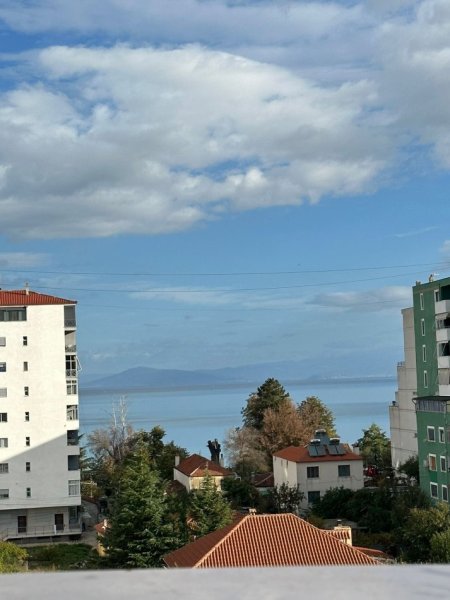 Pogradec, shitet apartament 2+1+Aneks+Ballkon, Kati 5, 120 m² 108,000 € (Stadiumi, Pran Liqenit)