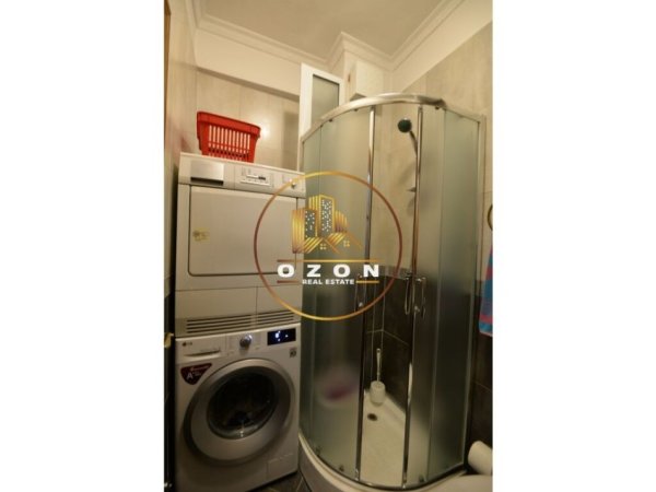 Tirane, jepet me qera apartament 3+1+Ballkon, Kati 6, 145 m² 1,300 € (Rruga Barrikadave)