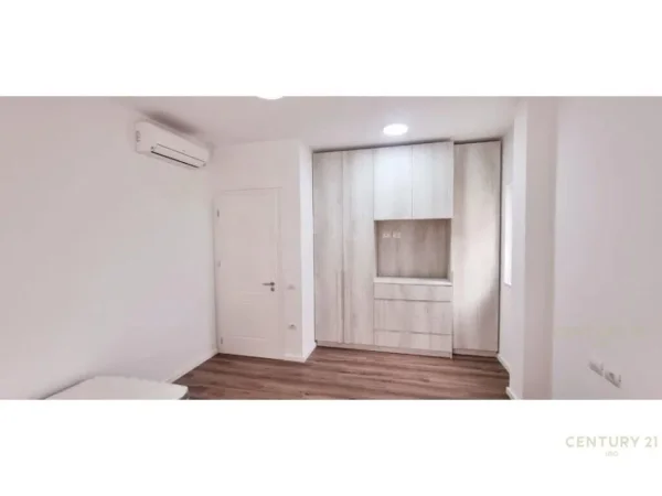 Tirane, jepet me qera apartament 2+1, Kati 4, 110 m² 700 € (Rruga Selite e Vjeter, Kopshti Botanik Zoologjik)