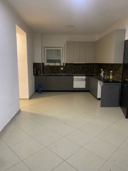 Tirane, jepet me qera apartament 2+1+Ballkon, Kati 1, 100 m² 350 € 