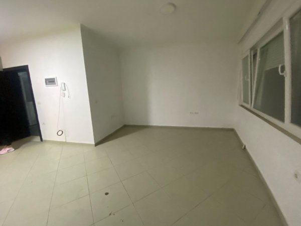 Kopshtit Botanik, Jepet me qera Apartament 2+1+Ballkon, Kati 1, 100 m² 350 €