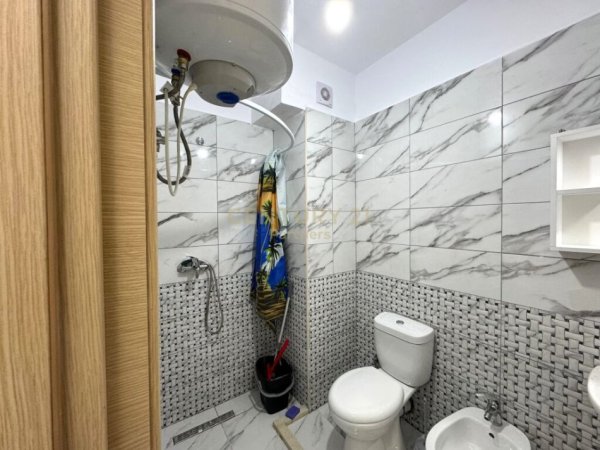 Tirane, jepet me qera apartament 2+1+Ballkon, Kati 1, 79 m² 600 € (Kopshti Botanik)