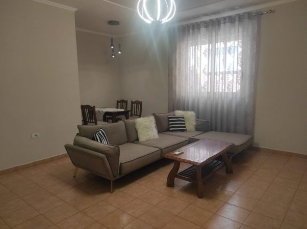 Tirane, jepet me qera apartament 2+1, Kati 3, 100 m² 500 € 