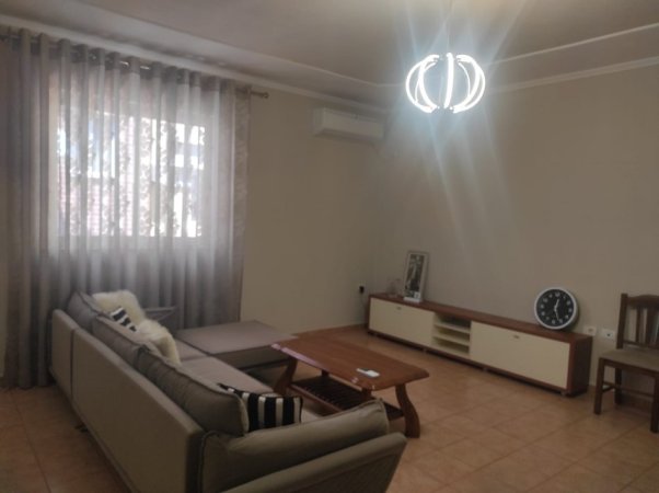 Tirane, jepet me qera apartament 2+1, Kati 3, 100 m² 500 € 