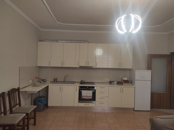 Tirane, jepet me qera apartament 2+1, Kati 3, 100 m² 500 € 