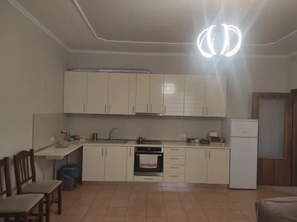 Tirane, jepet me qera KAT VILE 2+1, Kati 3, 100 m² 500 €