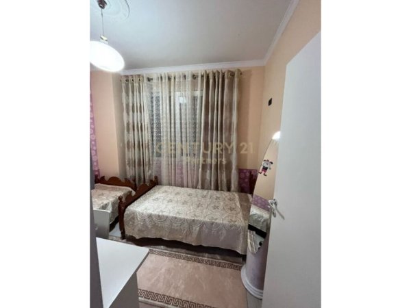 Tirane, jepet me qera apartament 2+1, Kati 6, 70 m² 500 € (Kopshti Botanik Zoologjik prane Xhamise se selites)