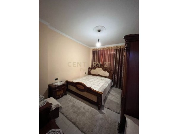 Tirane, jepet me qera apartament 2+1, Kati 6, 70 m² 500 € (Kopshti Botanik Zoologjik prane Xhamise se selites)