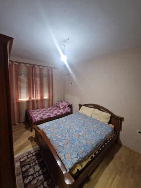 Tirane, jepet me qera Vile 1+1, Kati 3, 78 m² 500 € (Ambasada Amerikane)