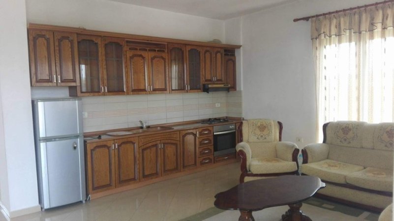 Tirane, jepet me qera Vile 1+1+Ballkon, Kati 5, 75 m² 300 € (Vilat Gjermane)