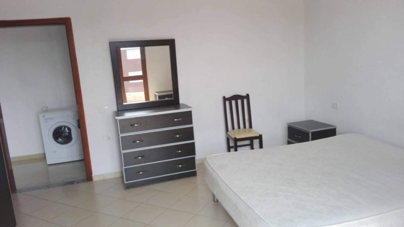 Tirane, jepet me qera Vile 1+1+Ballkon, Kati 5, 75 m² 300 € (Vilat Gjermane)