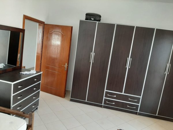 Tirane, jepet me qera Vile 1+1+Ballkon, Kati 5, 75 m² 300 € (Vilat Gjermane)