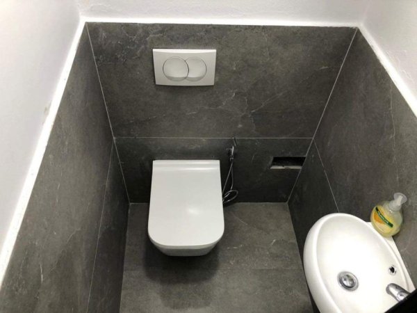 Tirane, jepet me qera dyqan , , 21 m² 550 € (4 Deshmoret)