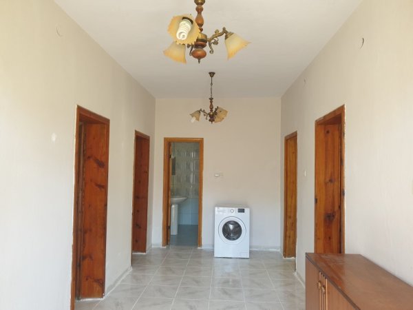 Tirane, jepet me qera Vile 3+1+Ballkon, Kati 1, 100 m² 370 € (Bajram Allara)