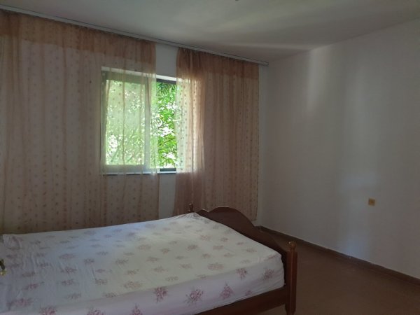 Tirane, jepet me qera Vile 3+1+Ballkon, Kati 1, 100 m² 370 € (Bajram Allara)