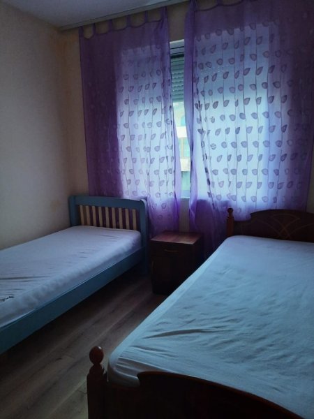 Tirane, jepet me qera apartament 2+1, Kati 4, 80 m² 380 € (Kinostudio)