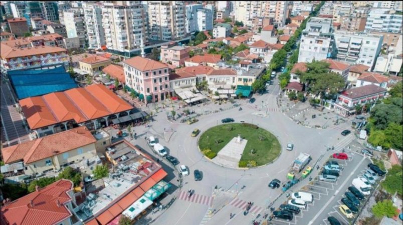 Tirane, shitet Vile 1 Katshe, , 320 m² 500,000 € (TEK PAZARI I RI)