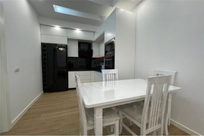 Tirane, shitet apartament , Kati 3, 55 m² 