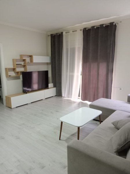 Tirane, jepet me qera apartament 1+1+Ballkon, Kati 2, 75 m² 550 € 