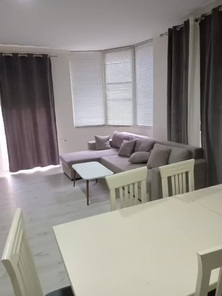 Liqeni i Thate, jepet me qera apartament 1+1+Ballkon, Kati 2, 75 m² 550 €