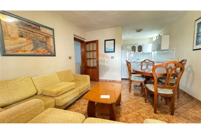 Tirane, shitet apartament 1+1+Ballkon, , 59 m² 80,000 € (Apartament 1+1 per shitje ne Rrugen Ali Demi!)