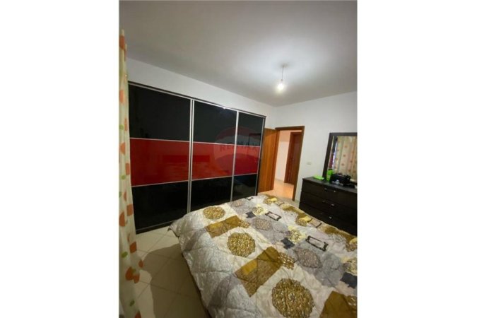 Tirane, jepet me qera apartament 3+1, , 140 m² 450 € (Apartament 3+1 per qira ne Astir !)