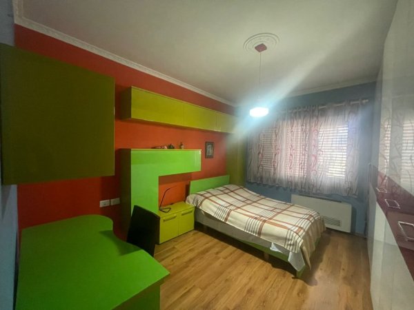 Apartament 2+1+2 me qira perball Shkolles Don Bosko.