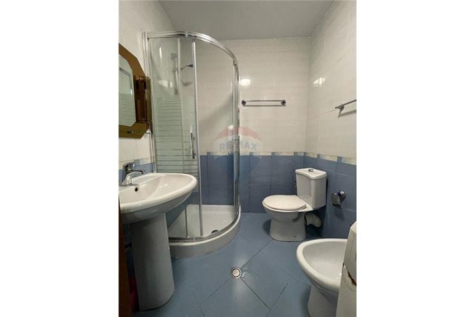 Tirane, jepet me qera apartament 1+1, , 65 m² 500 € (Liqeni i Thate)