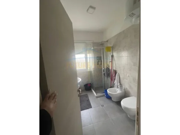 Tirane, shitet apartament 1+1, Kati 4, 65 m² 130,000 € (Liqeni i Thate)