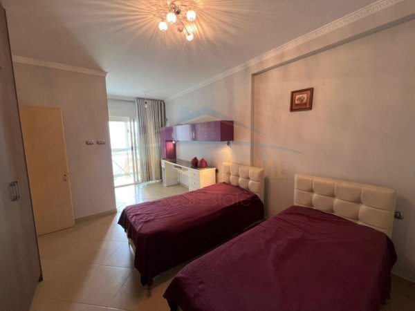 Tirane, shitet ambjent biznesi , Kati 5, 95 m² (YZBERISHT)