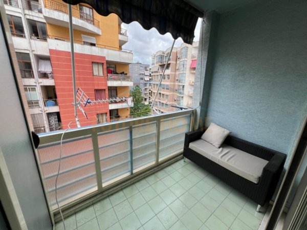 Tirane, shitet ambjent biznesi , Kati 5, 95 m² (YZBERISHT)