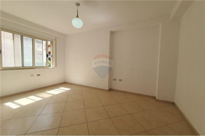 Tirane, shitet apartament 2+1, Kati 3, 105 m² 130,000 € (Rruga Aleksandri i Madh - Astir)