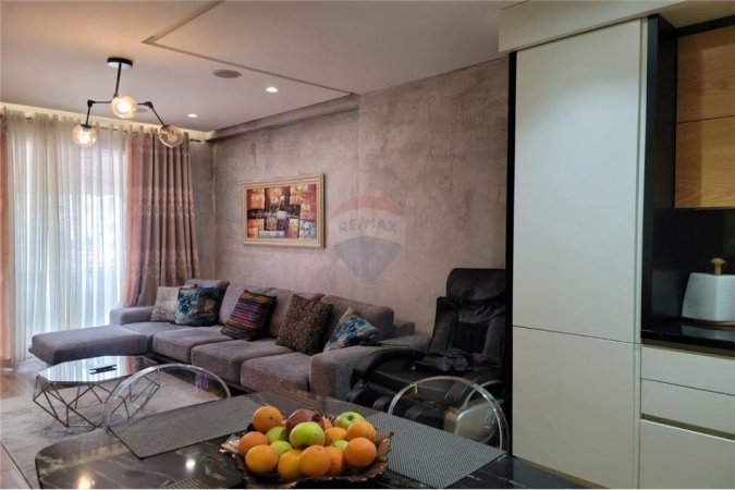 Tirane, shitet apartament 2+1, Kati 7, 110 m² 275,000 € (Rruga Anton Lufi - Komuna e Parisit)